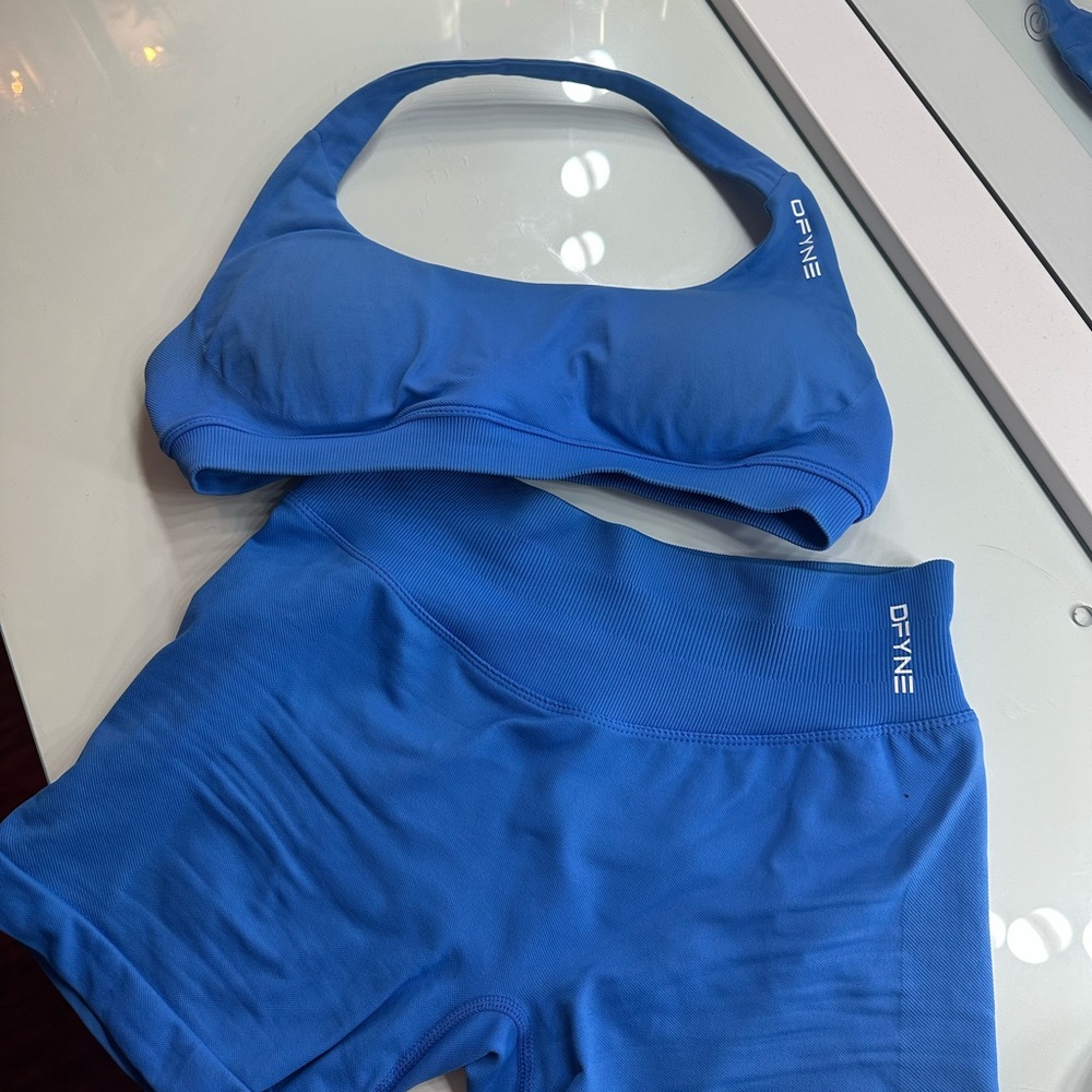 DFYNE Electric Blue Sports Bra and Shorts Set
